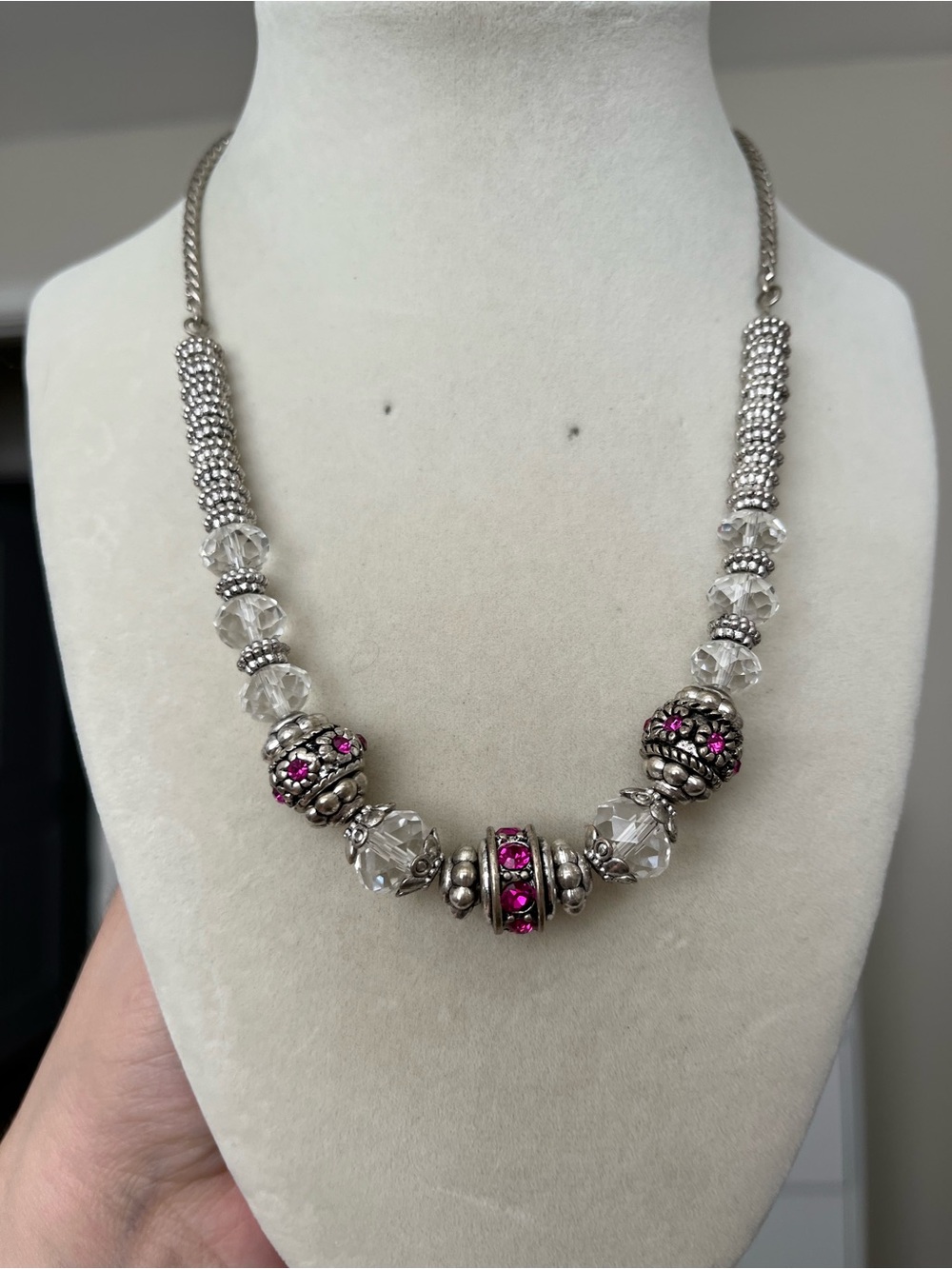 Fun Chunky Silver Tone Chain Pink Rhinestone Necklace Collar 22”